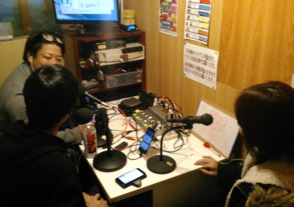 本庄強のひみつ基地　FMひめ　スタジオ内
